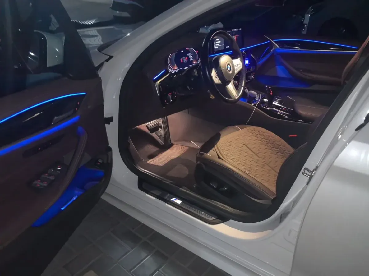 2022 BMW 5 Series 2.0T 184HP L4 8AT,autocango,china used car exporter,china ev exporter,chinese used car exporter,chinese used ev exporter