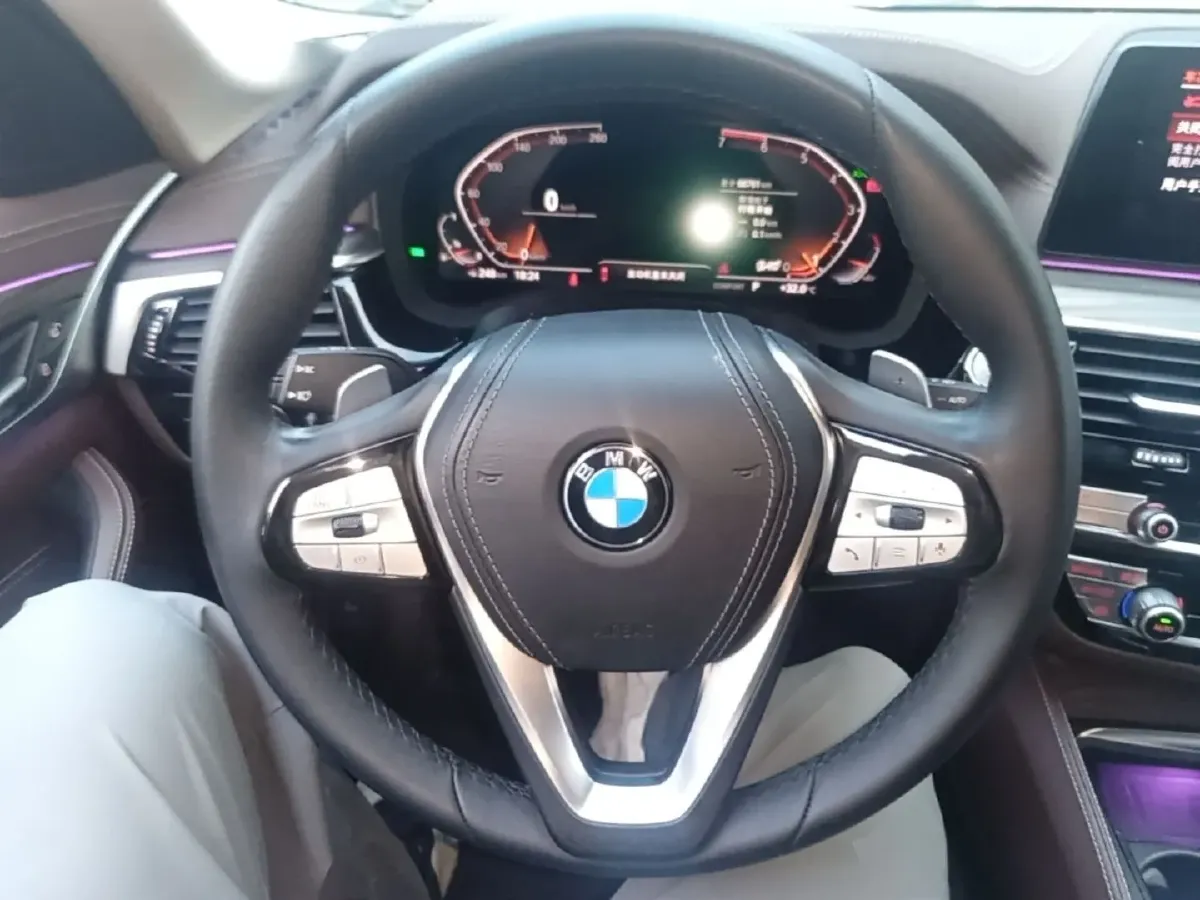 2020 BMW 5 Series 2.0T 252HP L4 8AT,autocango,china used car exporter,china ev exporter,chinese used car exporter,chinese used ev exporter