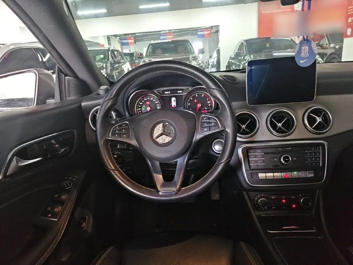 2017 Mercedes-Benz CLA Class 1.6T 156HP L4 7DCT,autocango,china used car exporter,china ev exporter,chinese used car exporter,chinese used ev exporter