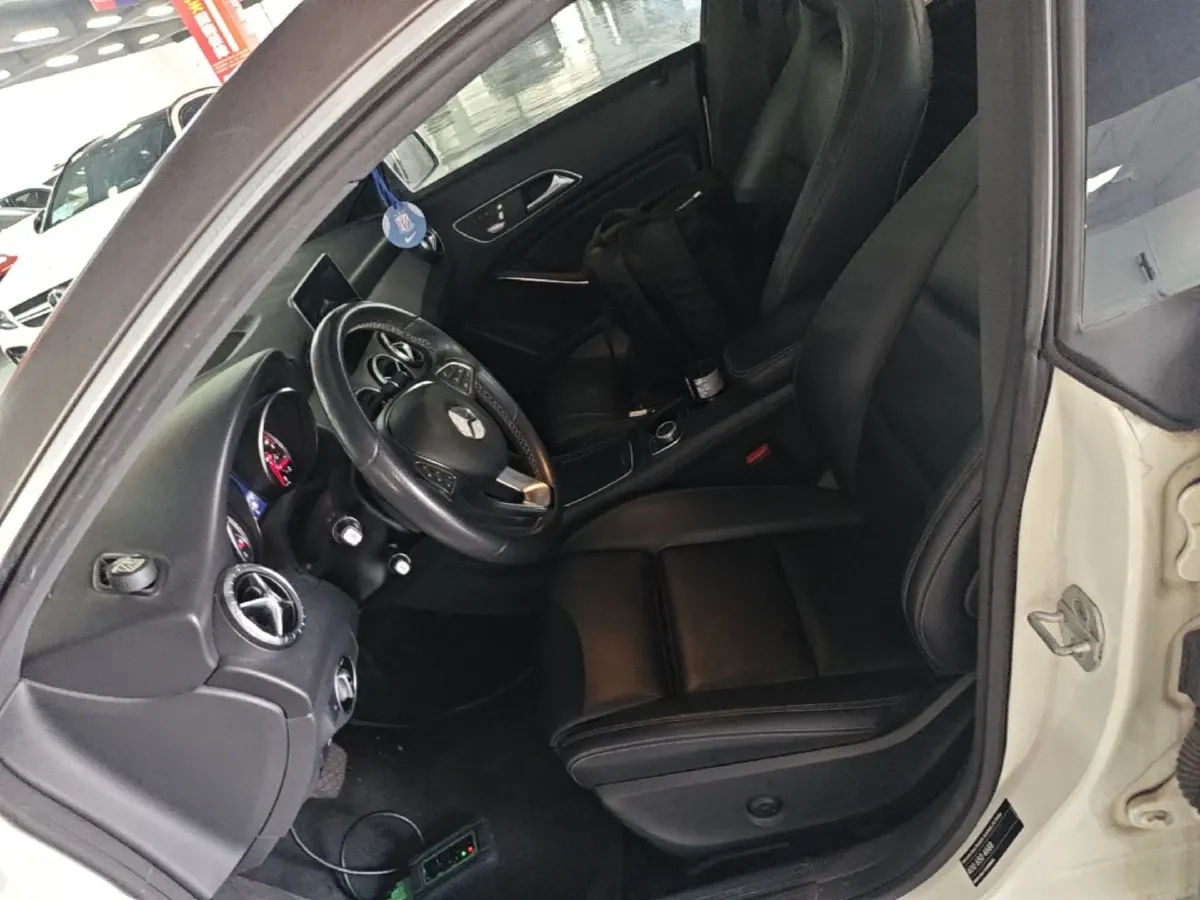 2017 Mercedes-Benz CLA Class 1.6T 156HP L4 7DCT,autocango,china used car exporter,china ev exporter,chinese used car exporter,chinese used ev exporter