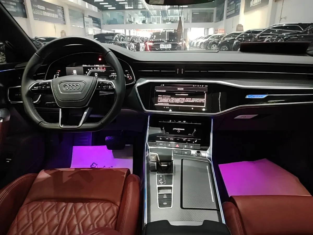 2024 Audi A7L 2.0T 245HP L4 7DCT,autocango,china used car exporter,china ev exporter,chinese used car exporter,chinese used ev exporter