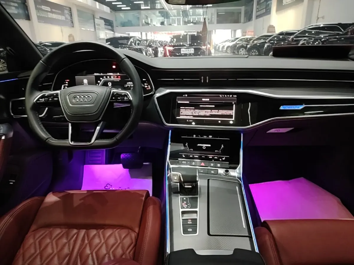 2024 Audi A7L 2.0T 245HP L4 7DCT,autocango,china used car exporter,china ev exporter,chinese used car exporter,chinese used ev exporter