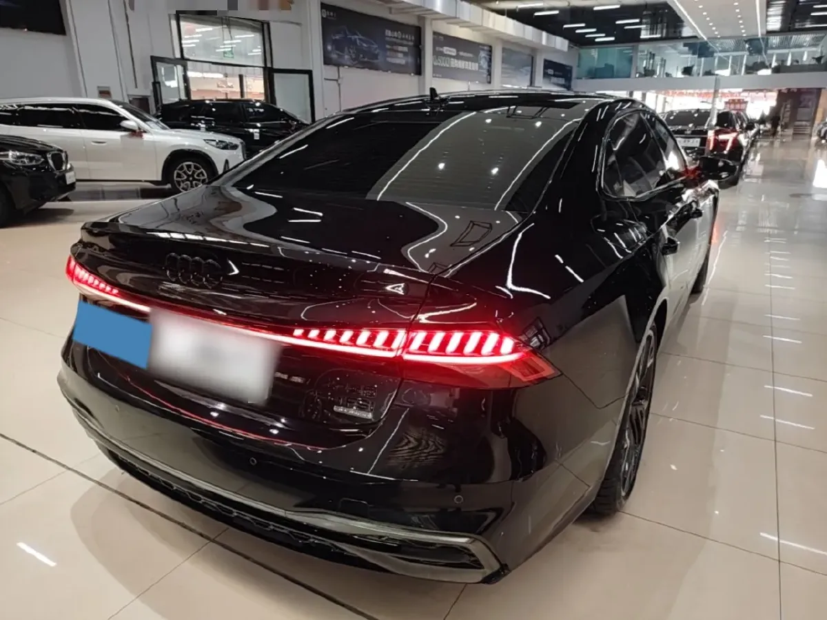 2024 Audi A7L 2.0T 245HP L4 7DCT,autocango,china used car exporter,china ev exporter,chinese used car exporter,chinese used ev exporter