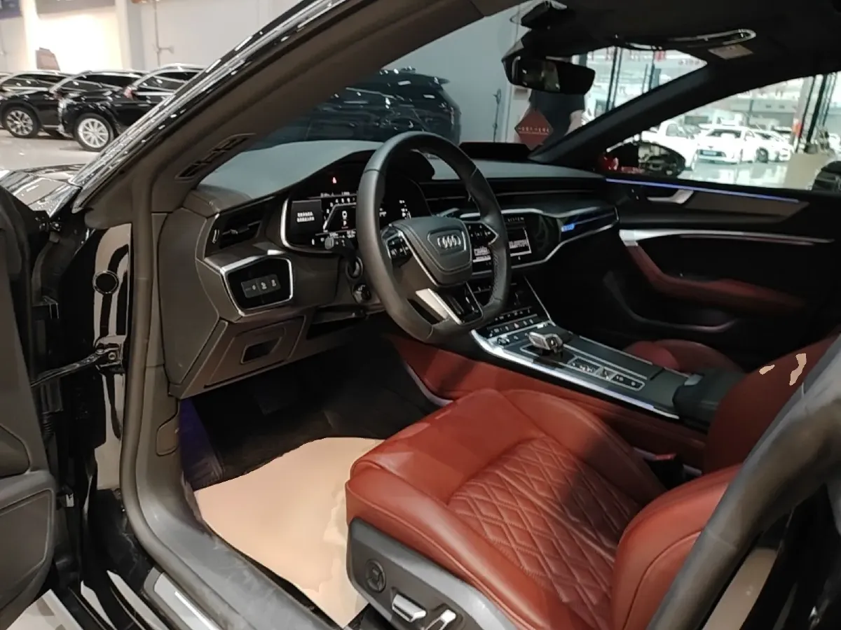 2024 Audi A7L 2.0T 245HP L4 7DCT,autocango,china used car exporter,china ev exporter,chinese used car exporter,chinese used ev exporter