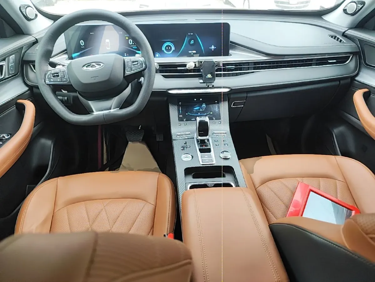 2021 Chery Tiggo 8 Plus 1.6T 197HP L4 7DCT,autocango,china used car exporter,china ev exporter,chinese used car exporter,chinese used ev exporter