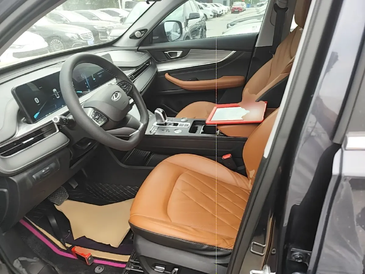 2021 Chery Tiggo 8 Plus 1.6T 197HP L4 7DCT,autocango,china used car exporter,china ev exporter,chinese used car exporter,chinese used ev exporter