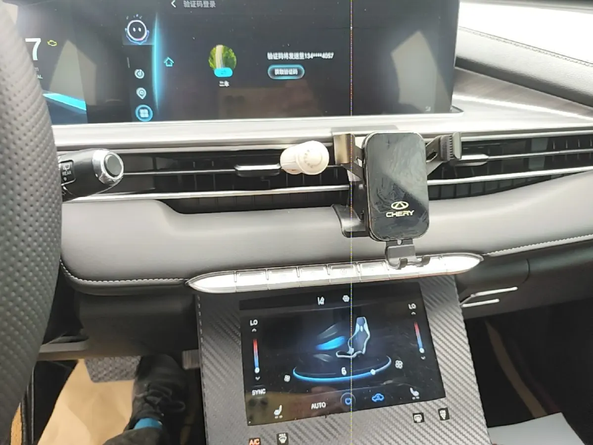 2021 Chery Tiggo 8 Plus 1.6T 197HP L4 7DCT,autocango,china used car exporter,china ev exporter,chinese used car exporter,chinese used ev exporter