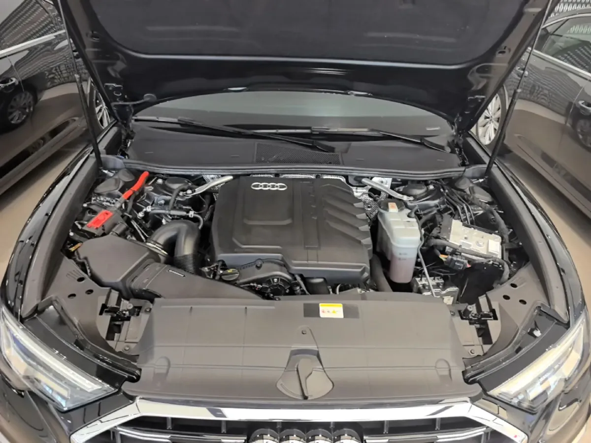 2024 Audi A6L 2.0T 245HP L4 7DCT,autocango,china used car exporter,china ev exporter,chinese used car exporter,chinese used ev exporter