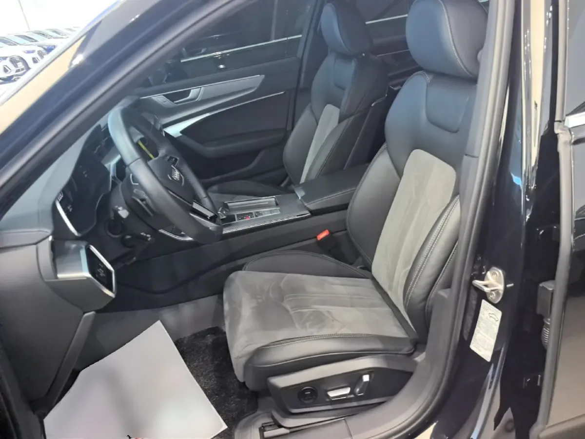 2024 Audi A6L 2.0T 245HP L4 7DCT,autocango,china used car exporter,china ev exporter,chinese used car exporter,chinese used ev exporter