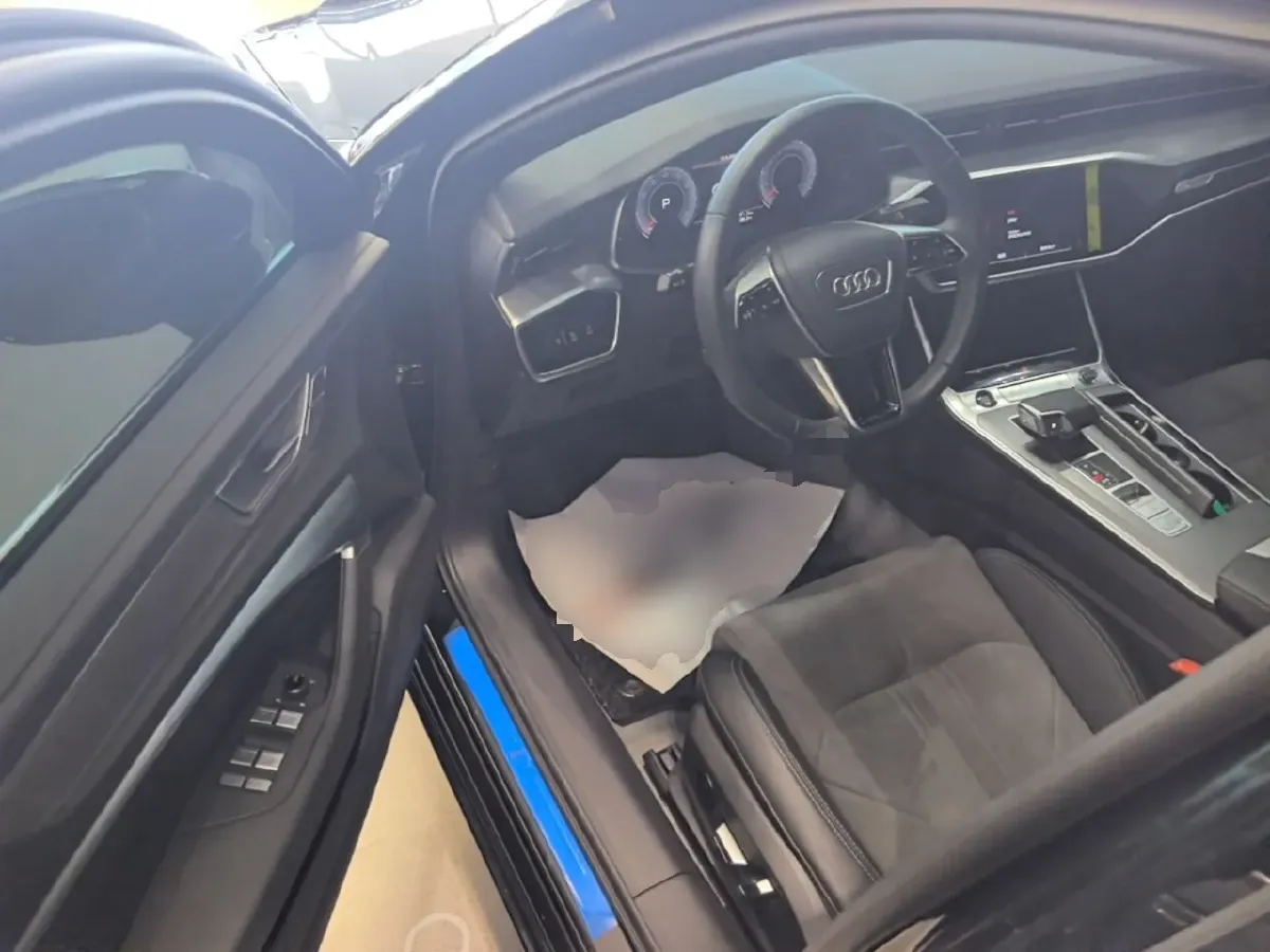 2024 Audi A6L 2.0T 245HP L4 7DCT,autocango,china used car exporter,china ev exporter,chinese used car exporter,chinese used ev exporter