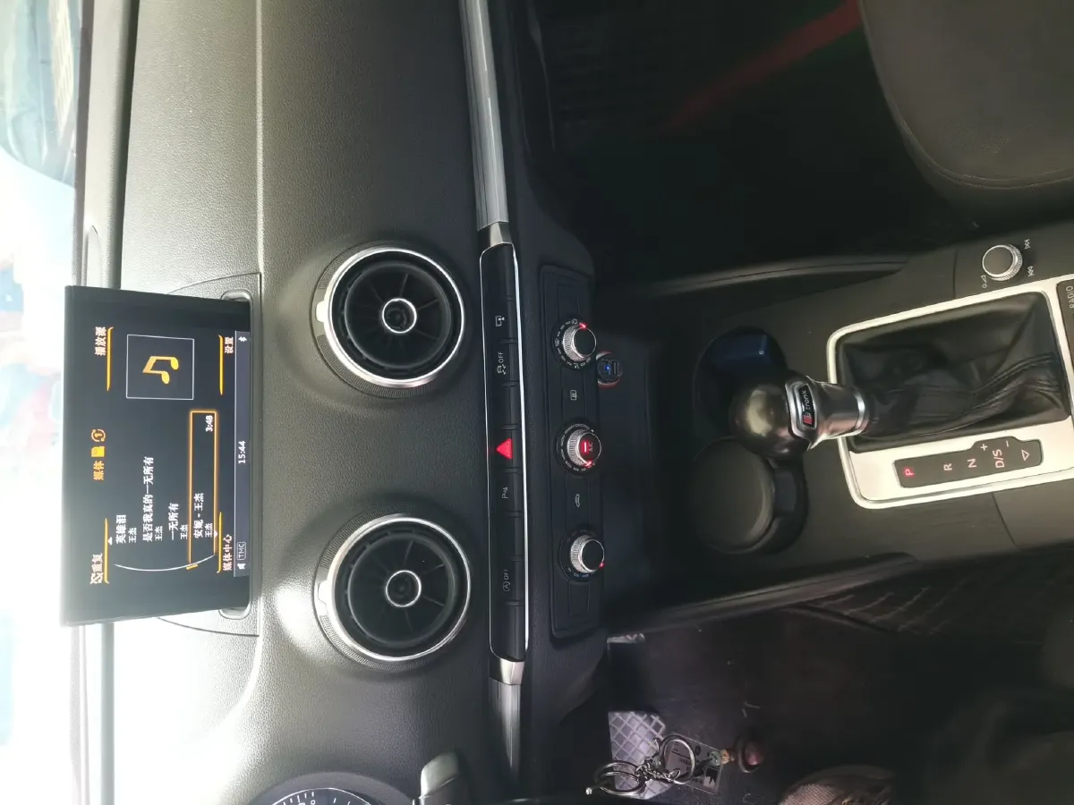 2015 Kia Sorento 2.2T 200HP L4 6AT,autocango,china used car exporter,china ev exporter,chinese used car exporter,chinese used ev exporter