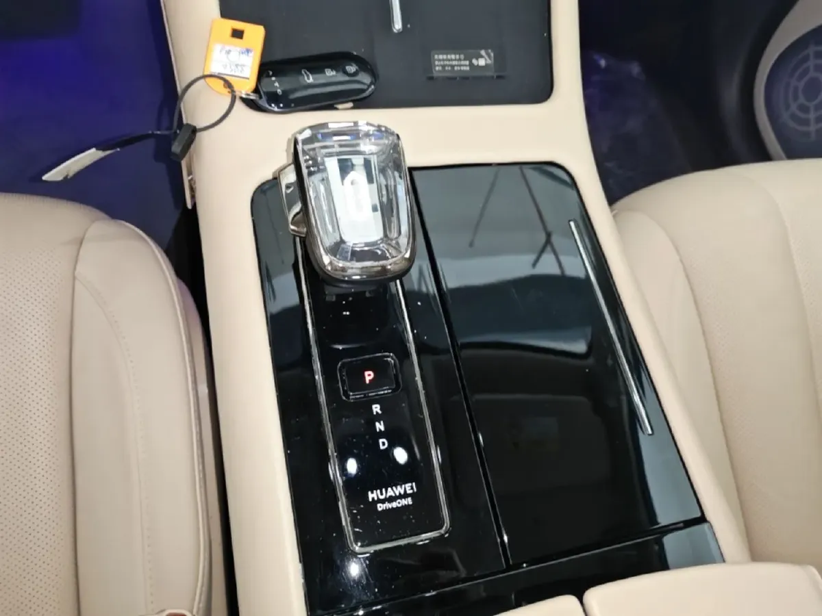 2024 AITO AITO M7 1.5T 152HP L4 REEV 38.5KWH,autocango,china used car exporter,china ev exporter,chinese used car exporter,chinese used ev exporter