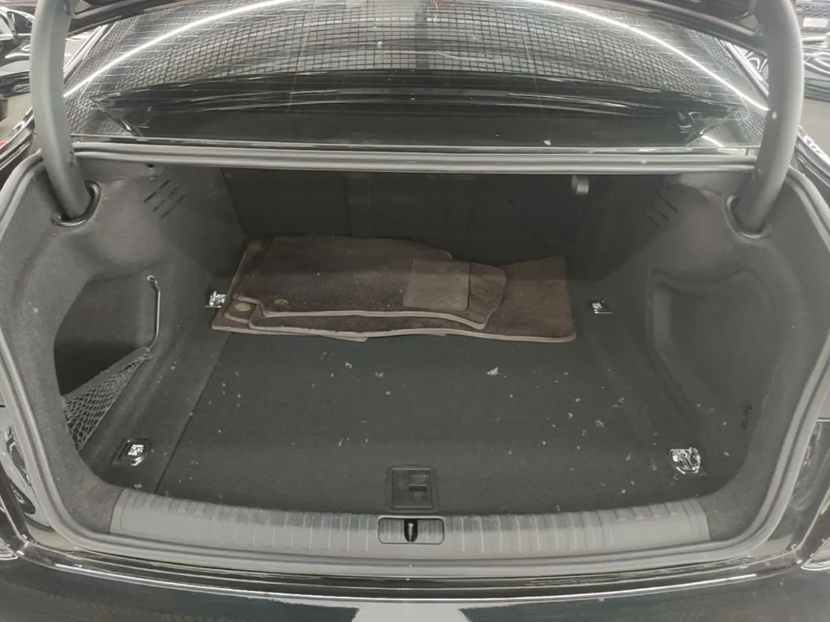 2023 Audi A6L 2.0T 245HP L4 7DCT,autocango,china used car exporter,china ev exporter,chinese used car exporter,chinese used ev exporter