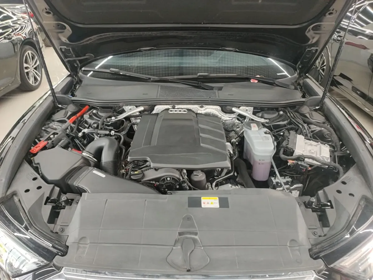 2023 Audi A6L 2.0T 245HP L4 7DCT,autocango,china used car exporter,china ev exporter,chinese used car exporter,chinese used ev exporter