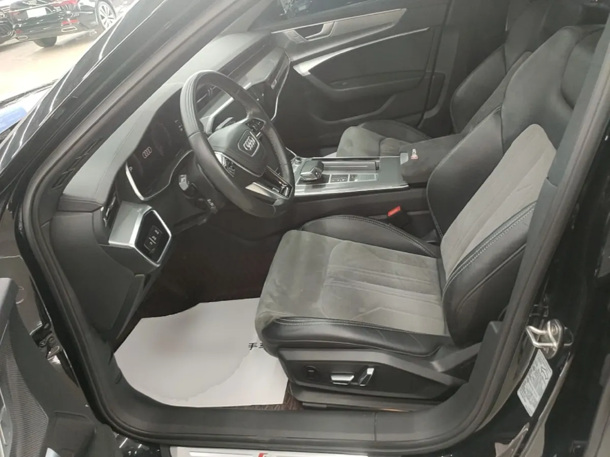 2023 Audi A6L 2.0T 245HP L4 7DCT,autocango,china used car exporter,china ev exporter,chinese used car exporter,chinese used ev exporter