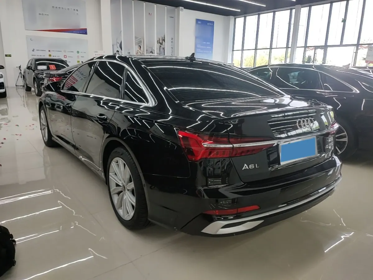 2023 Audi A6L 2.0T 245HP L4 7DCT,autocango,china used car exporter,china ev exporter,chinese used car exporter,chinese used ev exporter