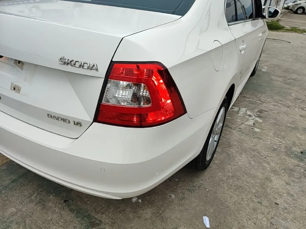 2013 Ford Focus 1.8L 124HP L4 4AT,autocango,china used car exporter,china ev exporter,chinese used car exporter,chinese used ev exporter