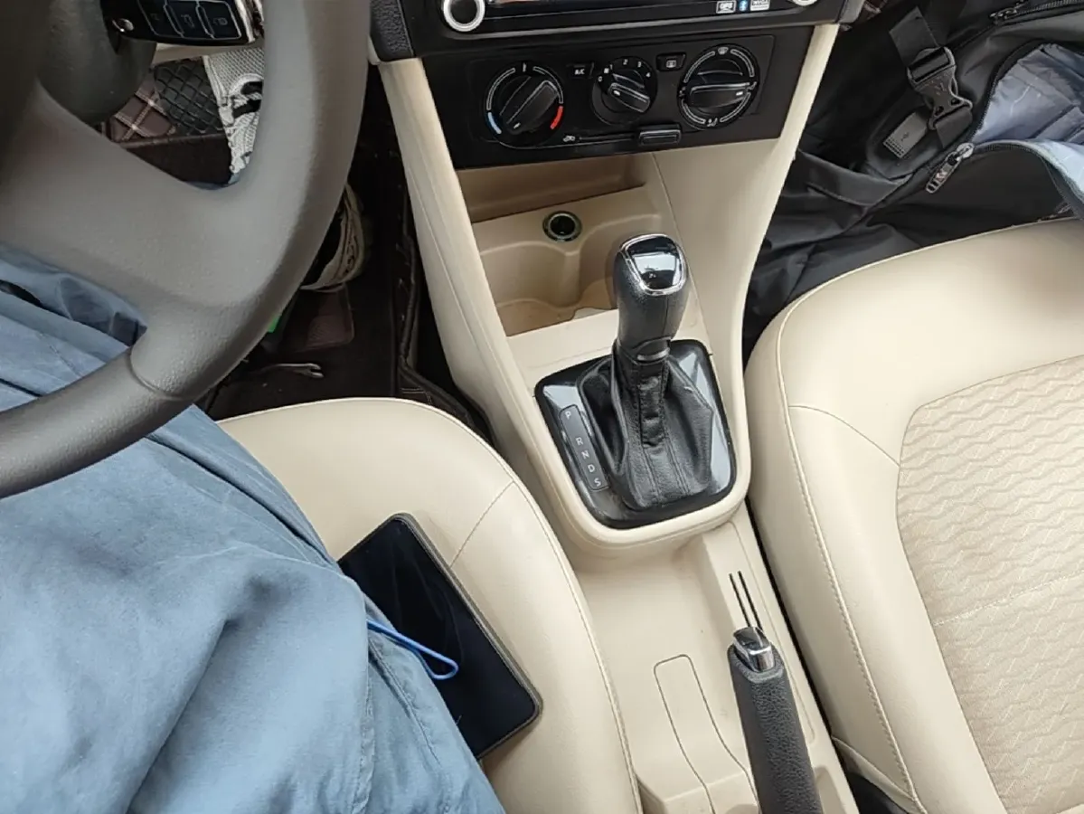 2013 Ford Focus 1.8L 124HP L4 4AT,autocango,china used car exporter,china ev exporter,chinese used car exporter,chinese used ev exporter
