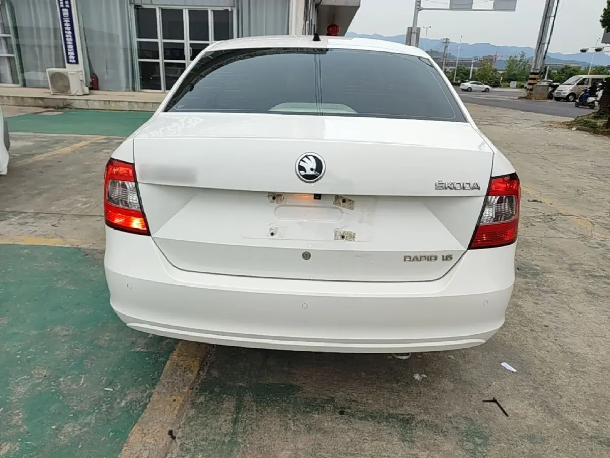 2013 Ford Focus 1.8L 124HP L4 4AT,autocango,china used car exporter,china ev exporter,chinese used car exporter,chinese used ev exporter