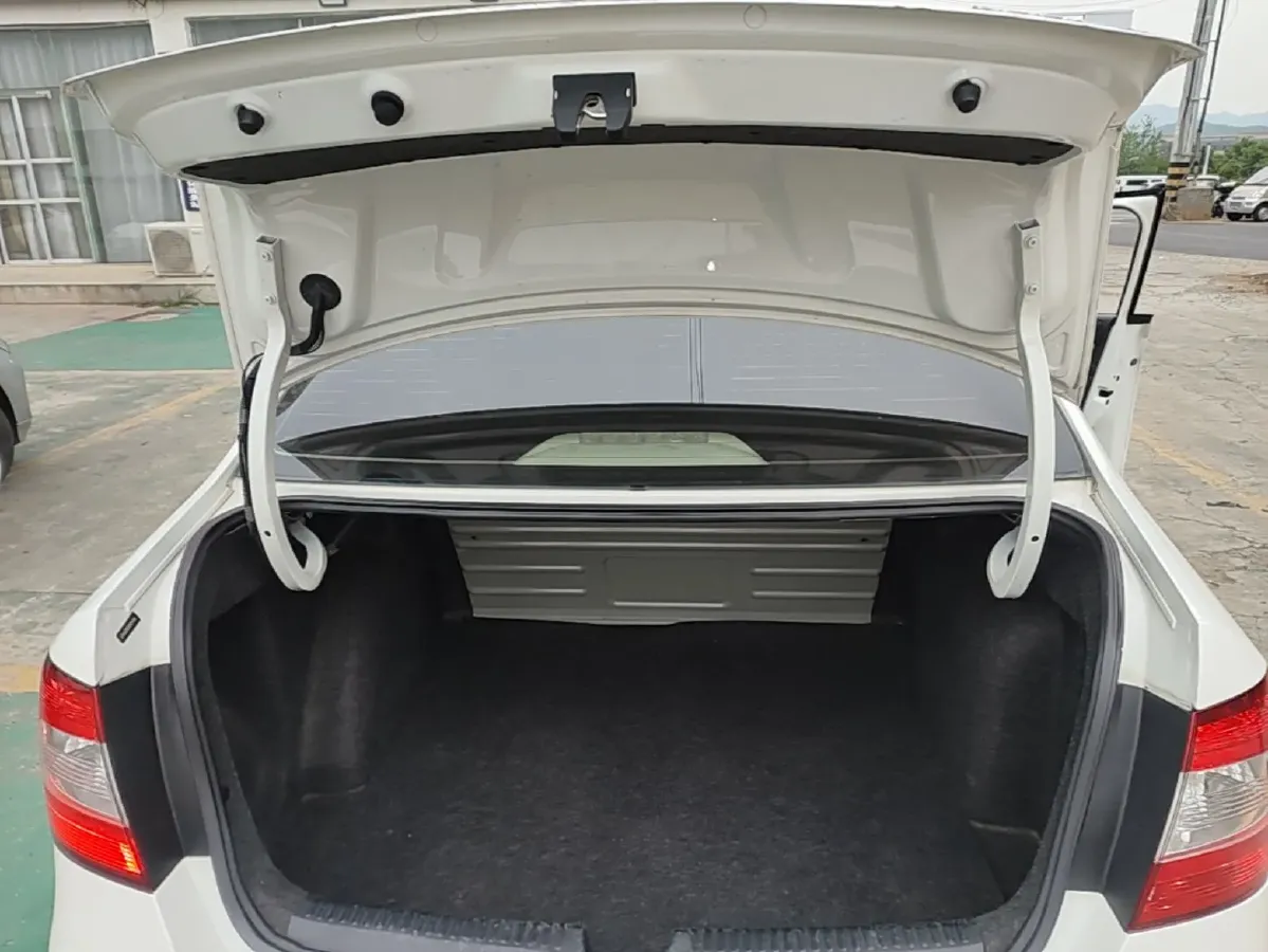 2013 Ford Focus 1.8L 124HP L4 4AT,autocango,china used car exporter,china ev exporter,chinese used car exporter,chinese used ev exporter