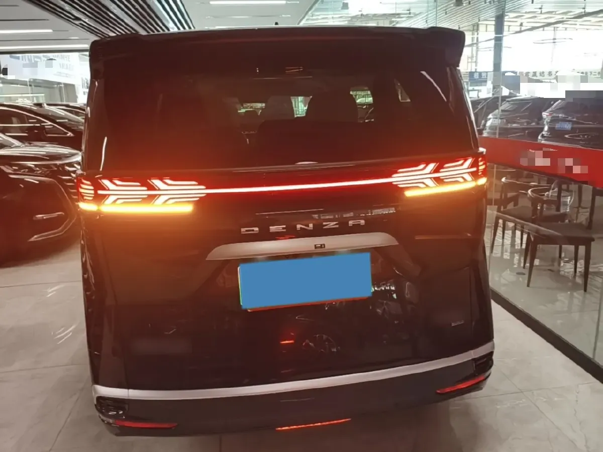 2025 Denza D9 1.5T 156HP L4 E-CVT PHEV 40KWH,autocango,china used car exporter,china ev exporter,chinese used car exporter,chinese used ev exporter