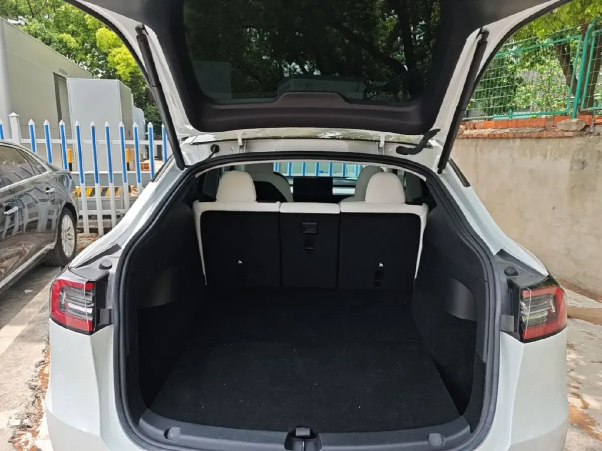 2022 Tesla Model Y BEV 60KWH,autocango,china used car exporter,china ev exporter,chinese used car exporter,chinese used ev exporter