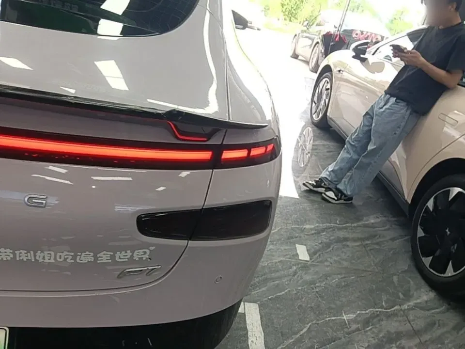 2024 Xpeng P7 BEV 64.4KWH,autocango,china used car exporter,china ev exporter,chinese used car exporter,chinese used ev exporter