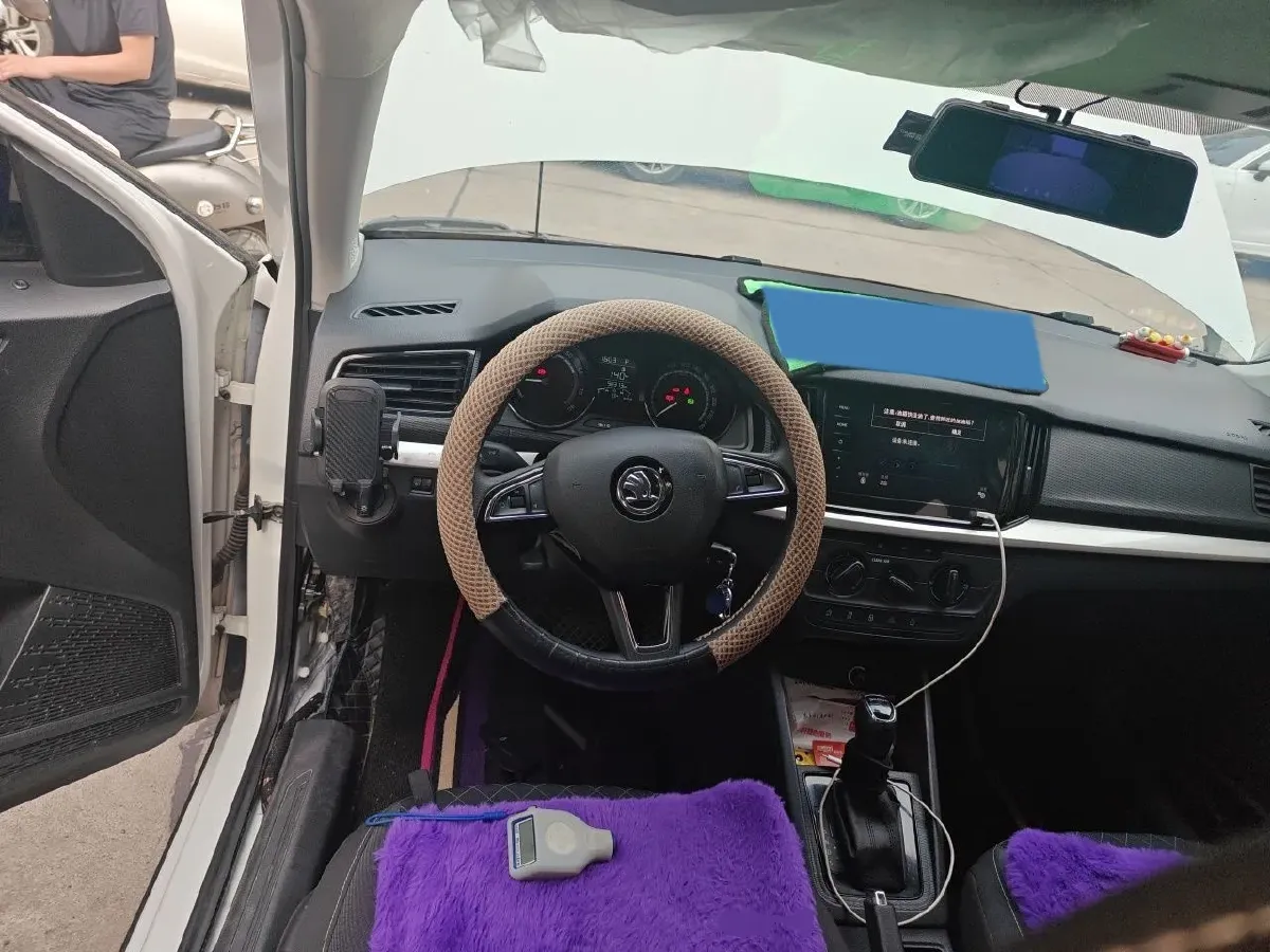 2020 Skoda Kamiq 1.5L 112HP L4 6AT,autocango,china used car exporter,china ev exporter,chinese used car exporter,chinese used ev exporter