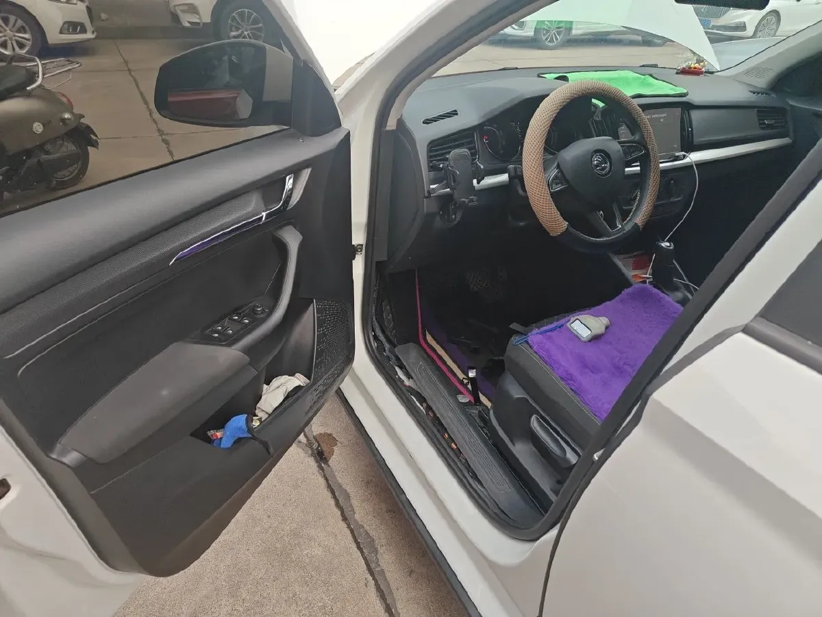 2020 Skoda Kamiq 1.5L 112HP L4 6AT,autocango,china used car exporter,china ev exporter,chinese used car exporter,chinese used ev exporter