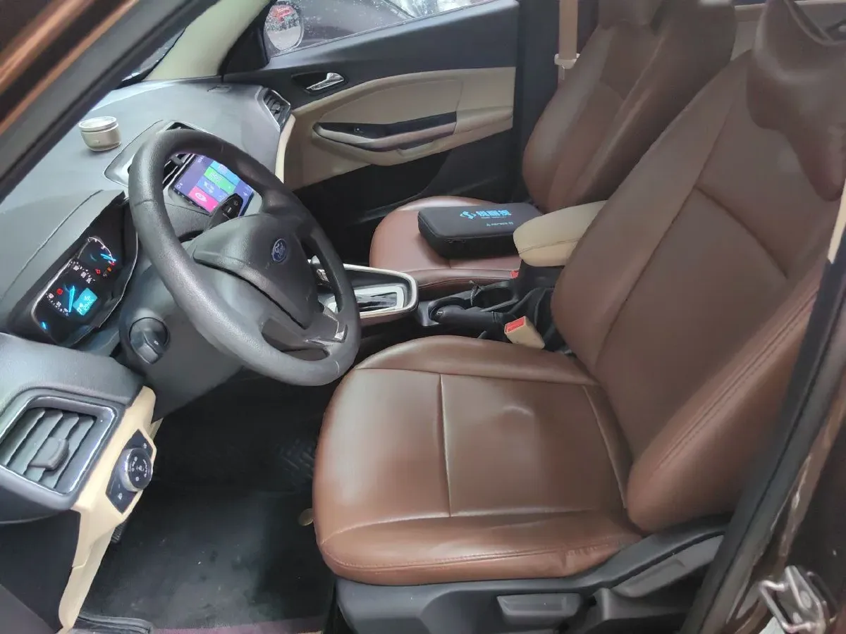 2015 Ford Escort 1.5L 113HP L4 6AT,autocango,china used car exporter,china ev exporter,chinese used car exporter,chinese used ev exporter