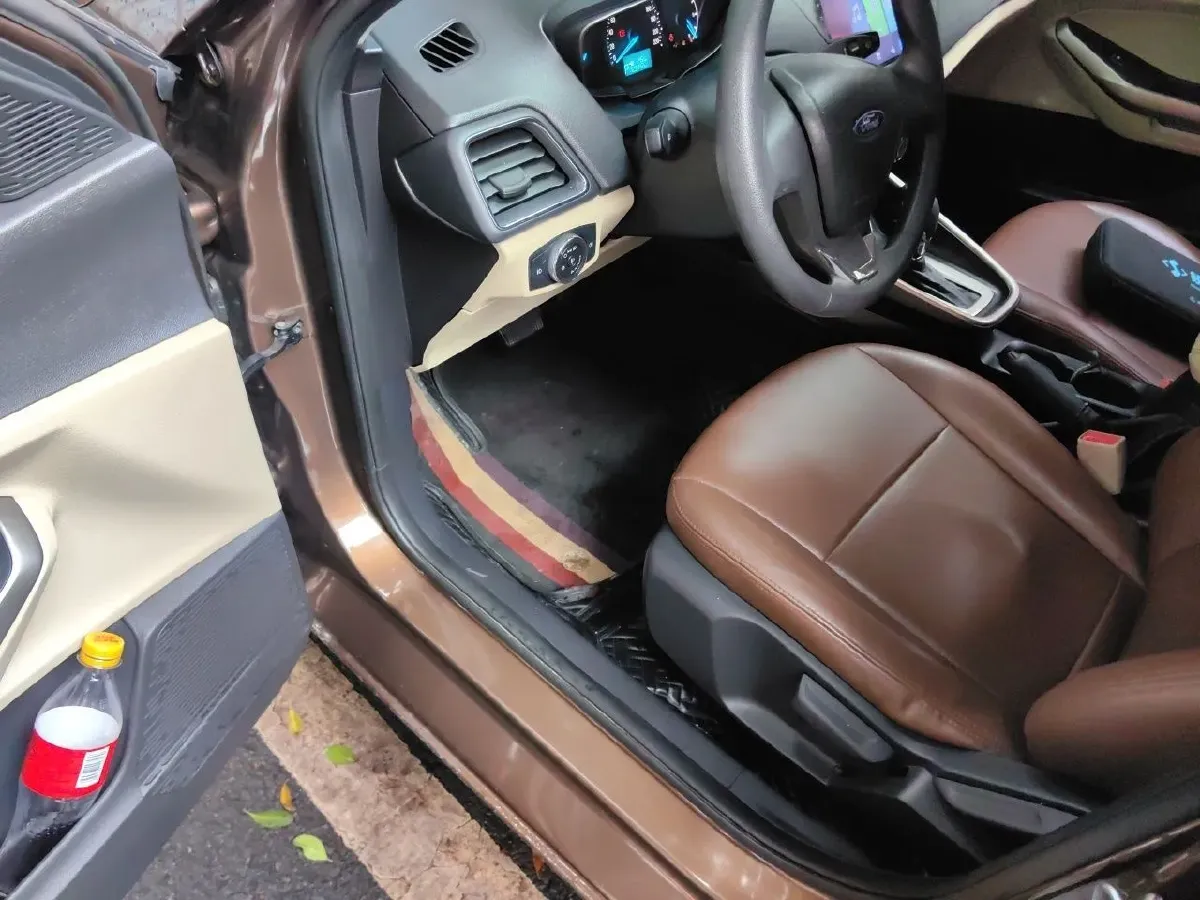 2015 Ford Escort 1.5L 113HP L4 6AT,autocango,china used car exporter,china ev exporter,chinese used car exporter,chinese used ev exporter
