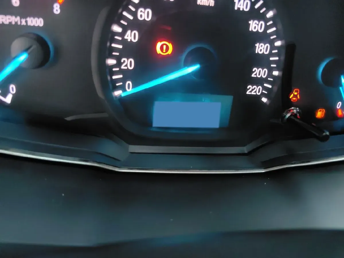 2015 Ford Escort 1.5L 113HP L4 6AT,autocango,china used car exporter,china ev exporter,chinese used car exporter,chinese used ev exporter