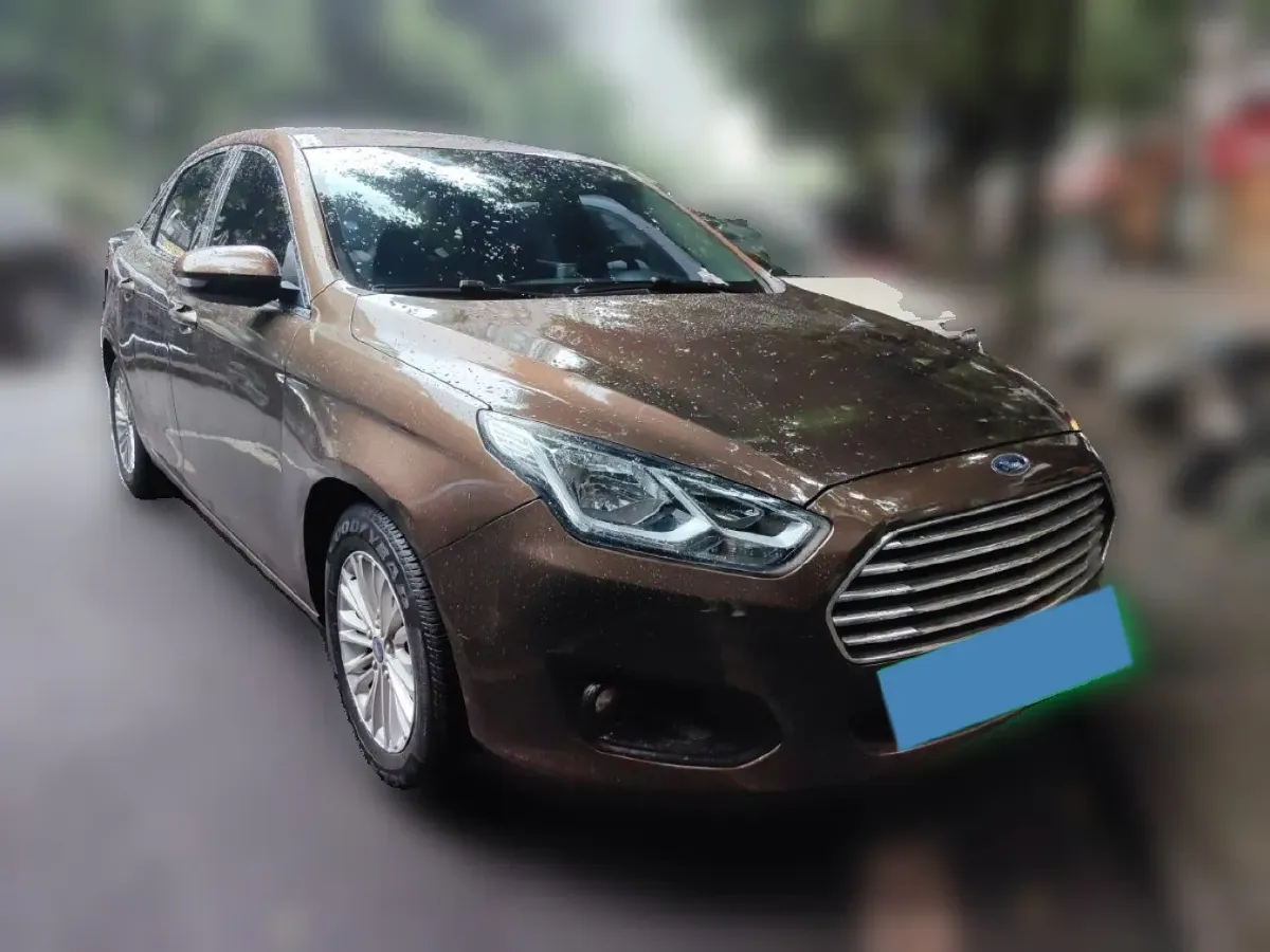 2015 Ford Escort 1.5L 113HP L4 6AT,autocango,china used car exporter,china ev exporter,chinese used car exporter,chinese used ev exporter