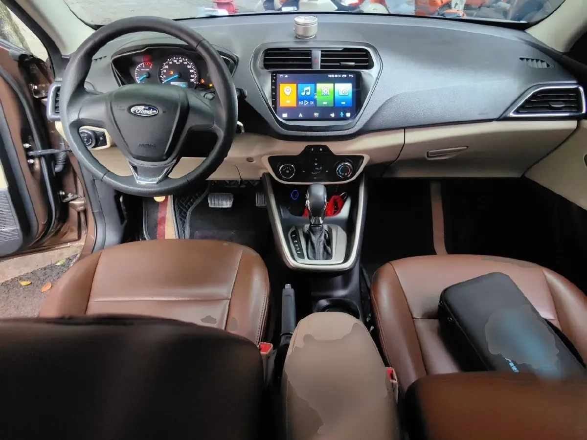 2015 Ford Escort 1.5L 113HP L4 6AT,autocango,china used car exporter,china ev exporter,chinese used car exporter,chinese used ev exporter