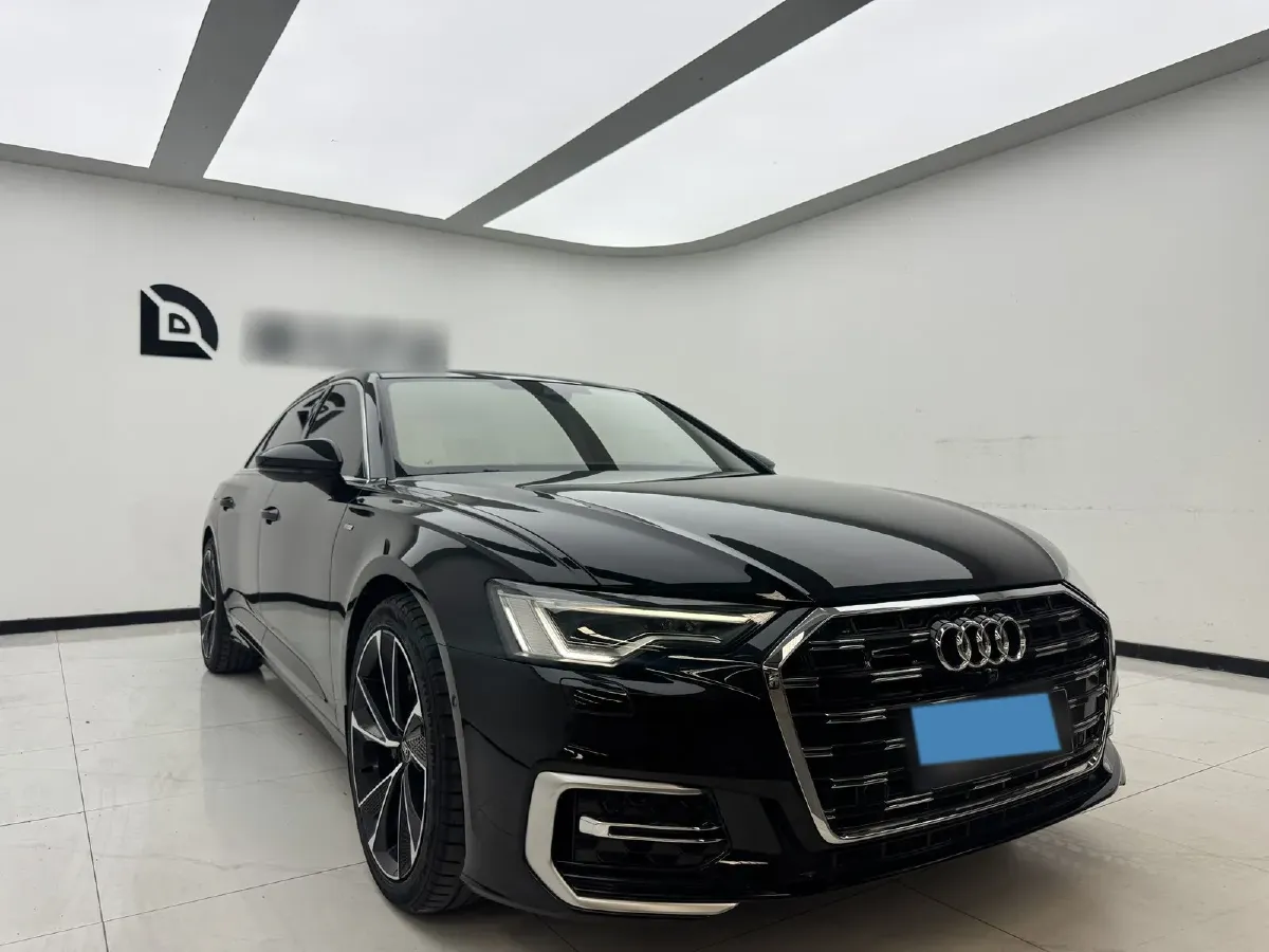 2024 Audi A6L 2.0T 245HP L4 7DCT,autocango,china used car exporter,china ev exporter,chinese used car exporter,chinese used ev exporter