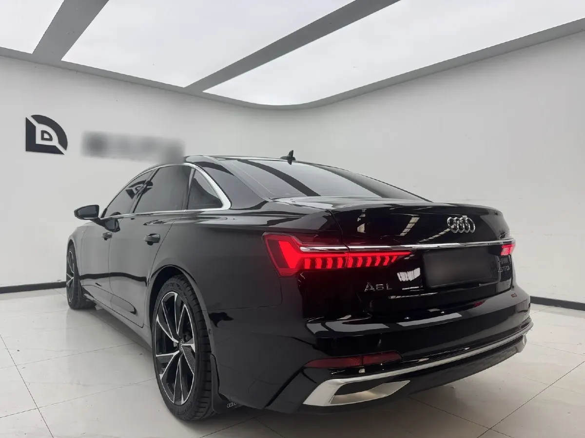 2024 Audi A6L 2.0T 245HP L4 7DCT,autocango,china used car exporter,china ev exporter,chinese used car exporter,chinese used ev exporter