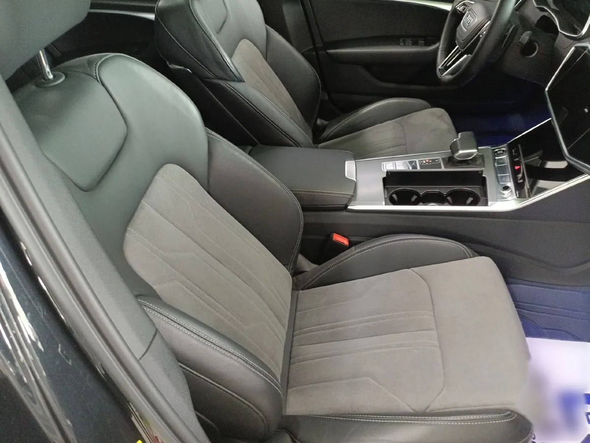 2024 Audi A6L 2.0T 245HP L4 7DCT,autocango,china used car exporter,china ev exporter,chinese used car exporter,chinese used ev exporter