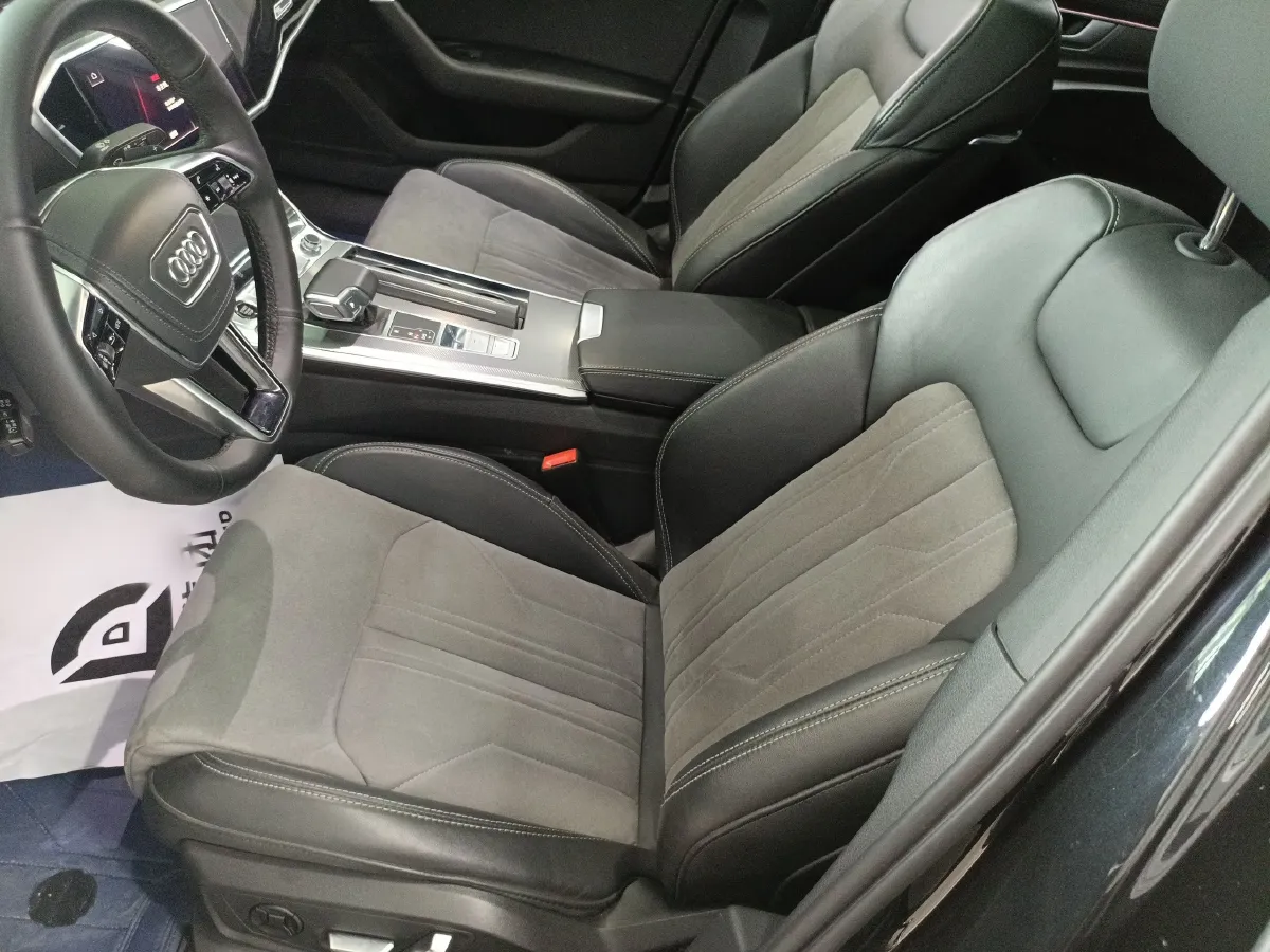 2024 Audi A6L 2.0T 245HP L4 7DCT,autocango,china used car exporter,china ev exporter,chinese used car exporter,chinese used ev exporter