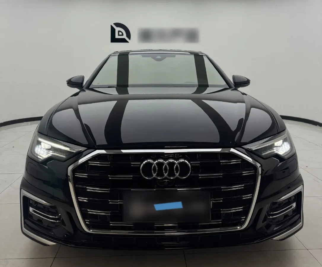 2024 Audi A6L 2.0T 245HP L4 7DCT,autocango,china used car exporter,china ev exporter,chinese used car exporter,chinese used ev exporter