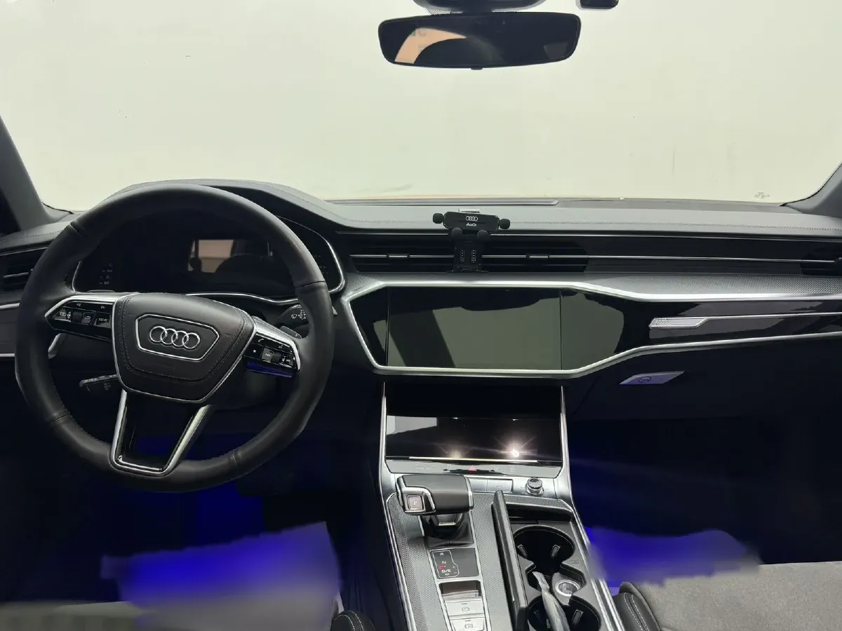 2024 Audi A6L 2.0T 245HP L4 7DCT,autocango,china used car exporter,china ev exporter,chinese used car exporter,chinese used ev exporter