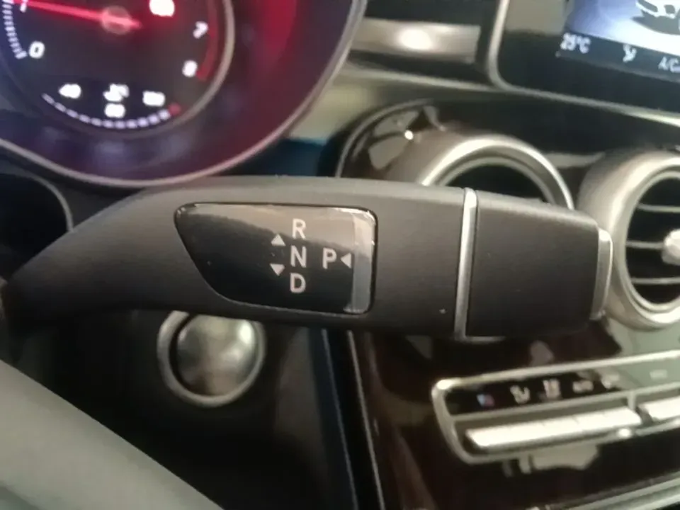 2019 Mercedes-Benz GLC Class 2.0T 211HP L4 9AT,autocango,china used car exporter,china ev exporter,chinese used car exporter,chinese used ev exporter