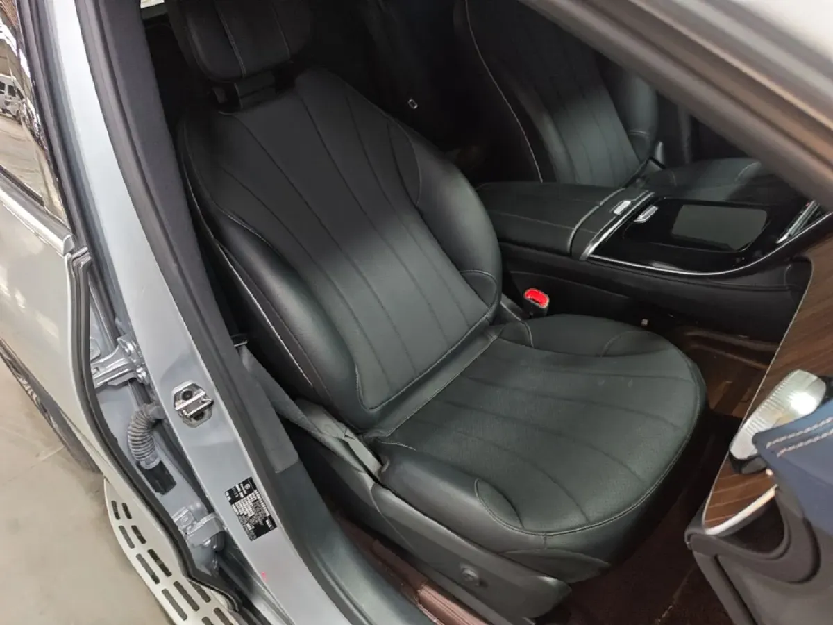 2023 Mercedes-Benz EQE SUV BEV 96.1KWH,autocango,china used car exporter,china ev exporter,chinese used car exporter,chinese used ev exporter