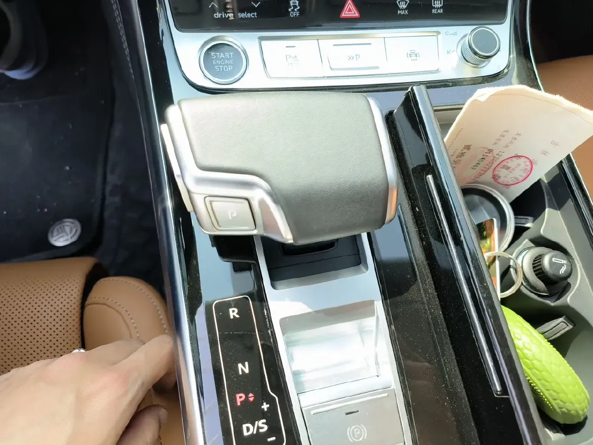 2023 Audi A8 3.0T 286HP V6 8AT,autocango,china used car exporter,china ev exporter,chinese used car exporter,chinese used ev exporter