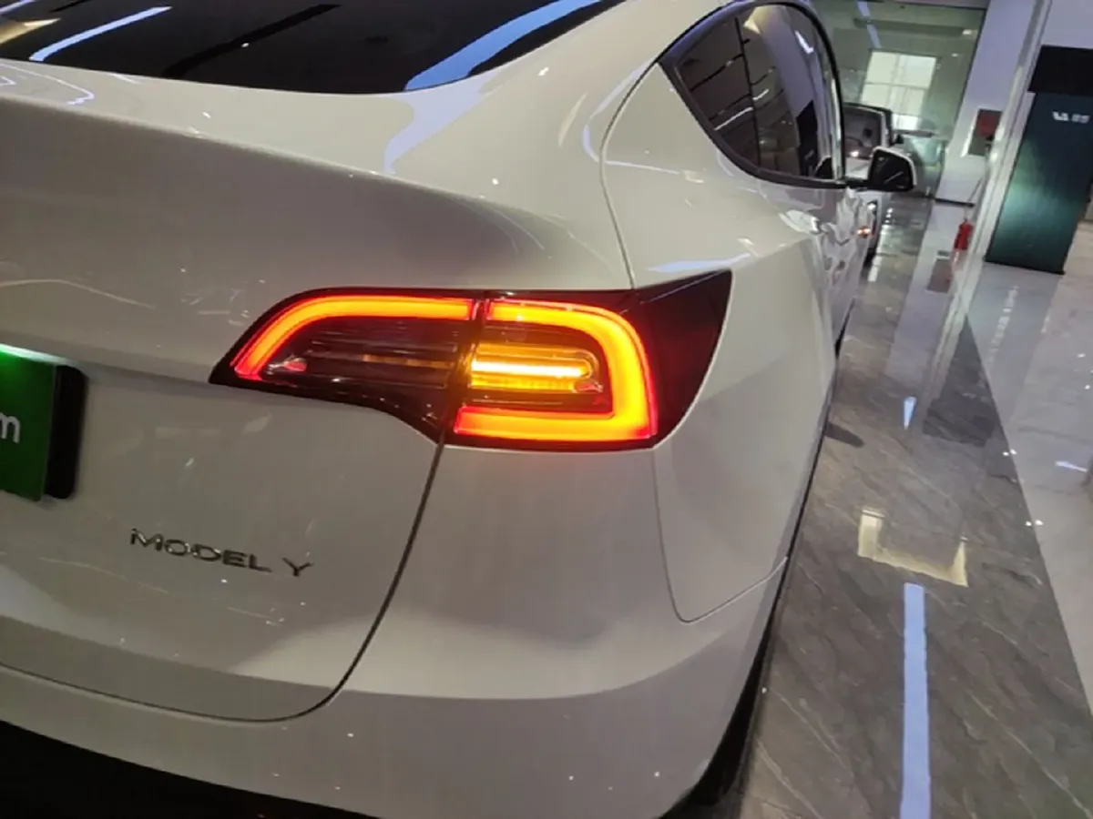 2024 Tesla Model Y BEV 60KWH,autocango,china used car exporter,china ev exporter,chinese used car exporter,chinese used ev exporter