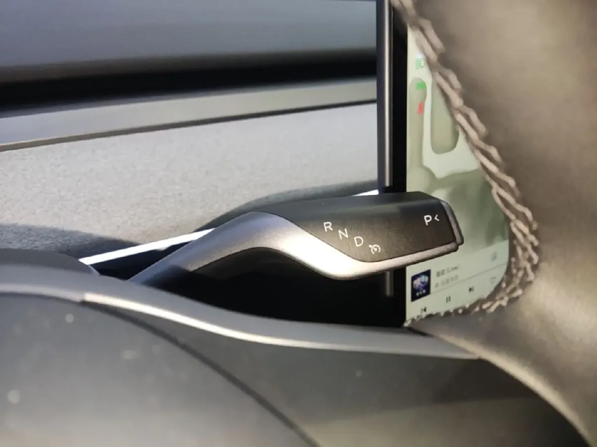 2024 Tesla Model Y BEV 60KWH,autocango,china used car exporter,china ev exporter,chinese used car exporter,chinese used ev exporter