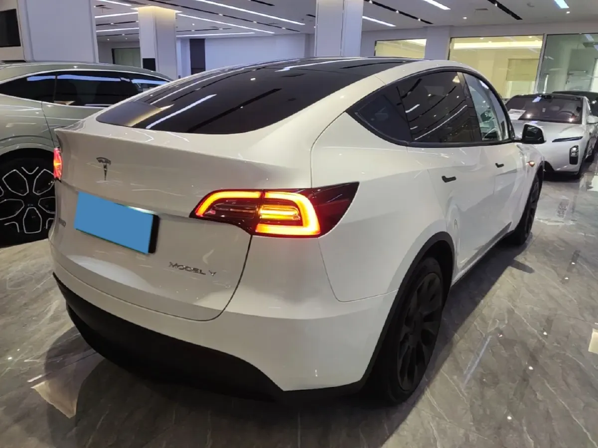 2024 Tesla Model Y BEV 60KWH,autocango,china used car exporter,china ev exporter,chinese used car exporter,chinese used ev exporter