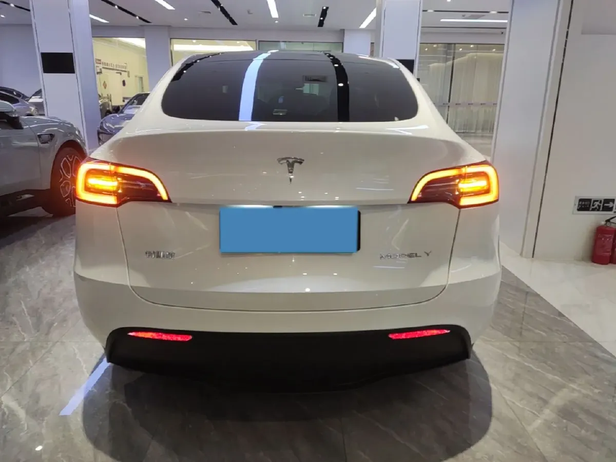 2024 Tesla Model Y BEV 60KWH,autocango,china used car exporter,china ev exporter,chinese used car exporter,chinese used ev exporter