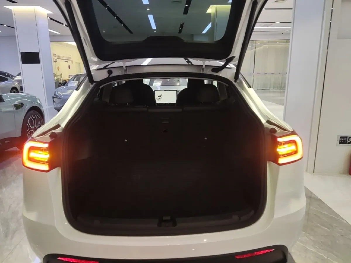 2024 Tesla Model Y BEV 60KWH,autocango,china used car exporter,china ev exporter,chinese used car exporter,chinese used ev exporter