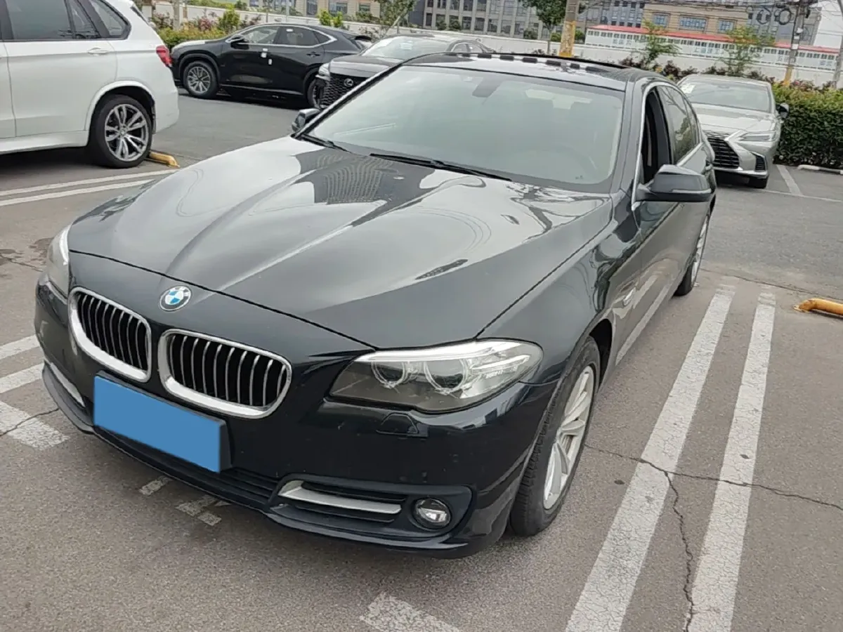 2017 BMW 5 Series 2.0T 184HP L4 8AT,autocango,china used car exporter,china ev exporter,chinese used car exporter,chinese used ev exporter