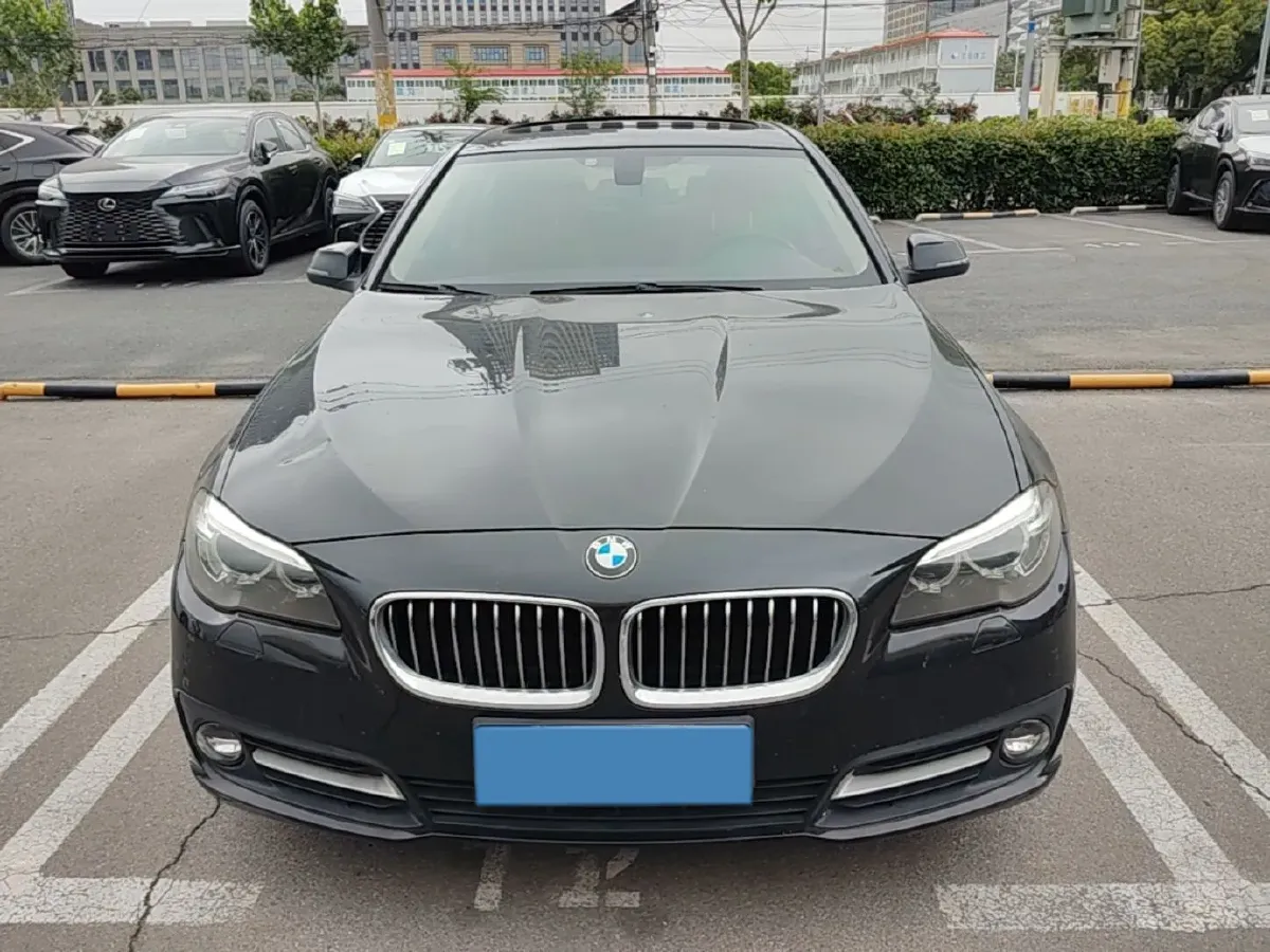 2017 BMW 5 Series 2.0T 184HP L4 8AT,autocango,china used car exporter,china ev exporter,chinese used car exporter,chinese used ev exporter